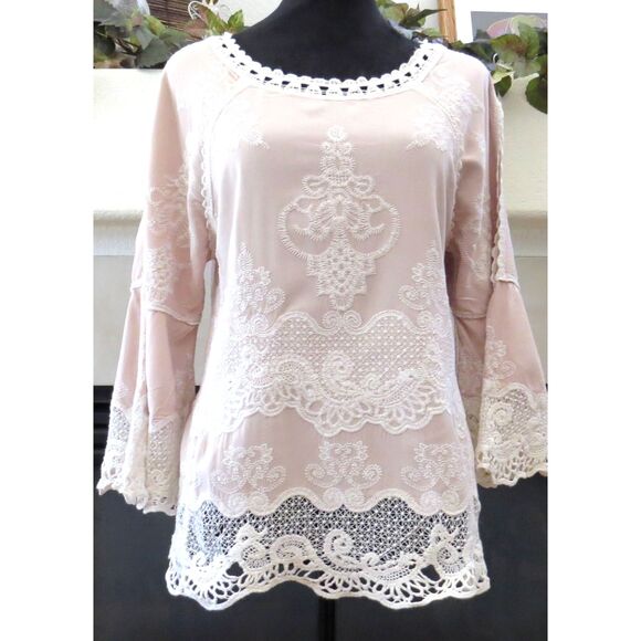 Democracy Tops - Democracy Women's Embroidered 3/4 sleeve top Blush Pink XS EUC